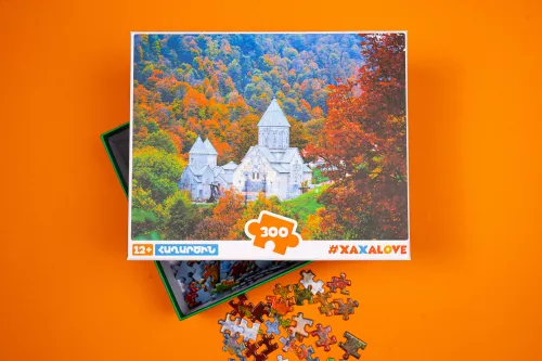 Փազլ 300 կտոր -  Հաղարծին